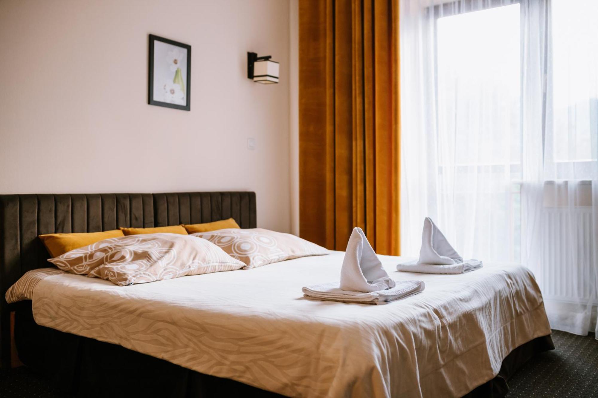 Hotel Osrodek Szkoleniowo Wypoczynkowy Roznow Exterior foto